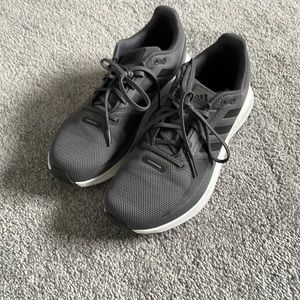 Like new Adidas mens athletic shoe